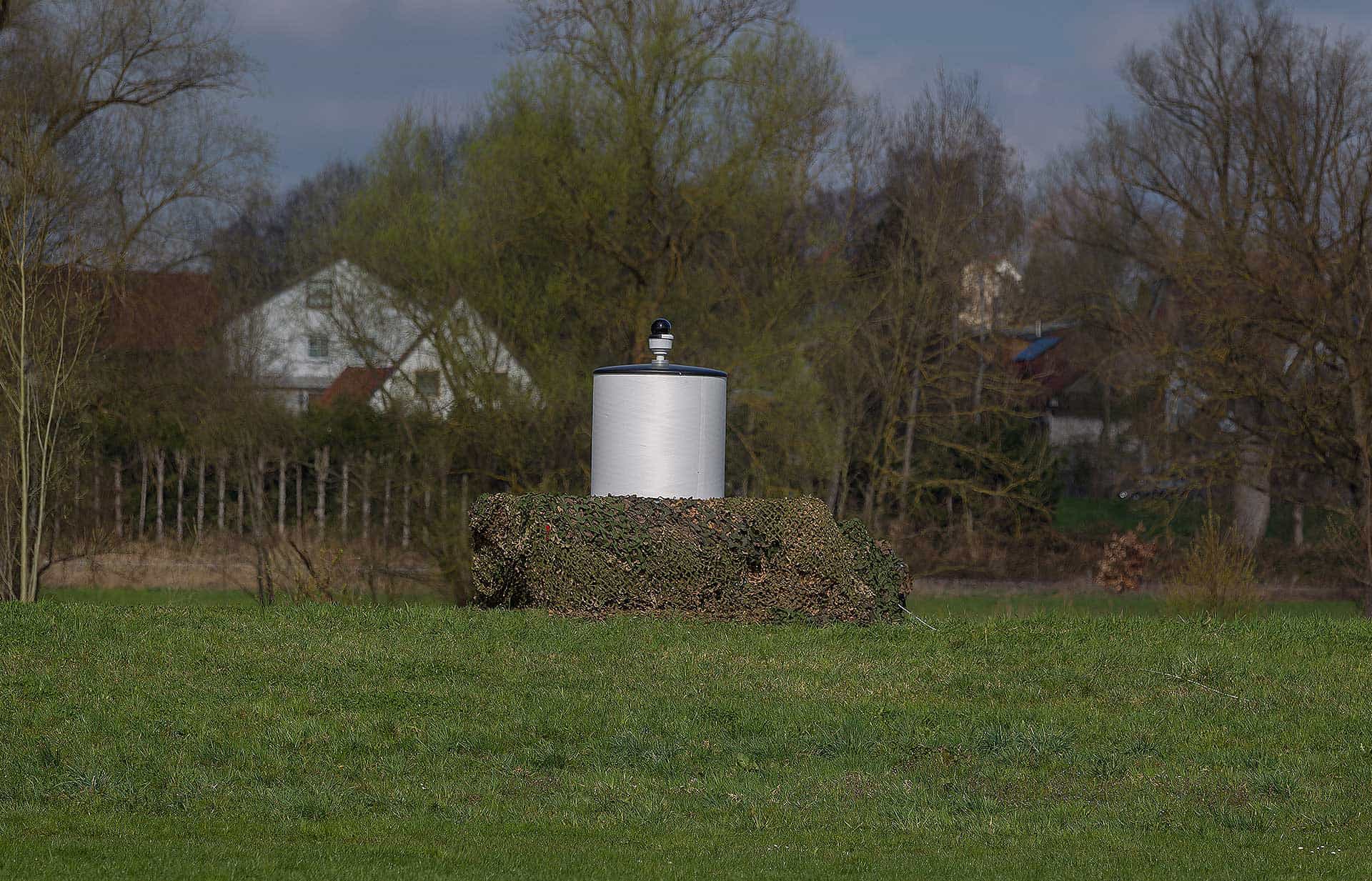 ELVIRA drone detection radar integrated in the Guardian Modular Drone Defence System in a field